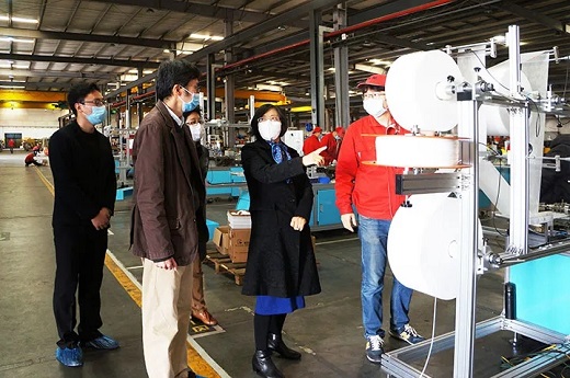 青浦区政协主席李华桂等向导莅临上；；；；Ｗ鹆钡餮